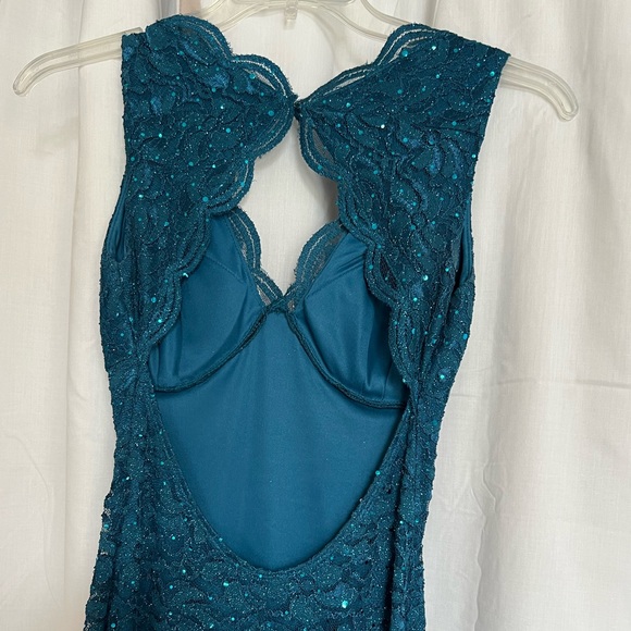 Sequin Mermaid Style Dress - Picture 7 of 8